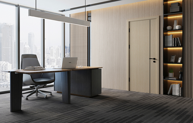 Витрина на двери коттеджа