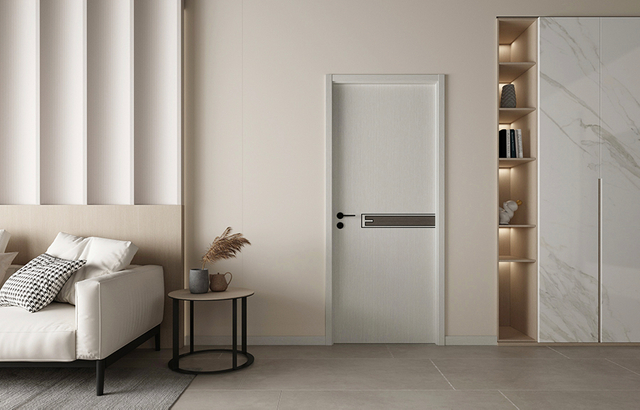 Витрина на двери коттеджа