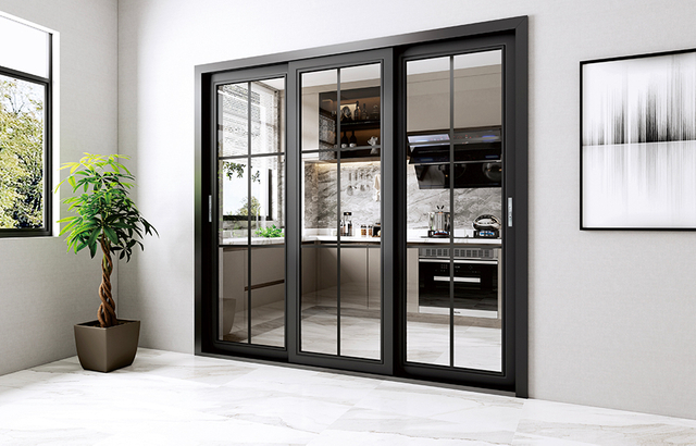 Витрина на двери коттеджа